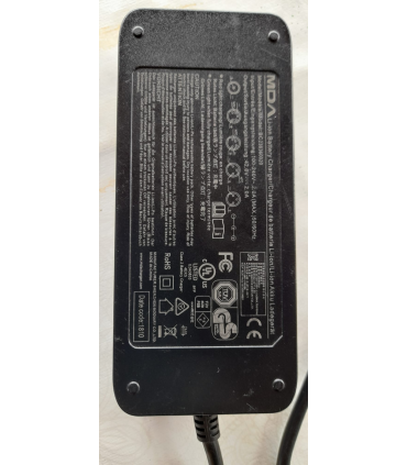 Cargador de batería Litio Patinete Xiaomi M365, Essential, Pro y otros 42 V 2.0 A
